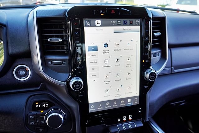 New 2026 Bright White Clear-Coat Exterior Paint RAM Big Horn Night Edition image 32