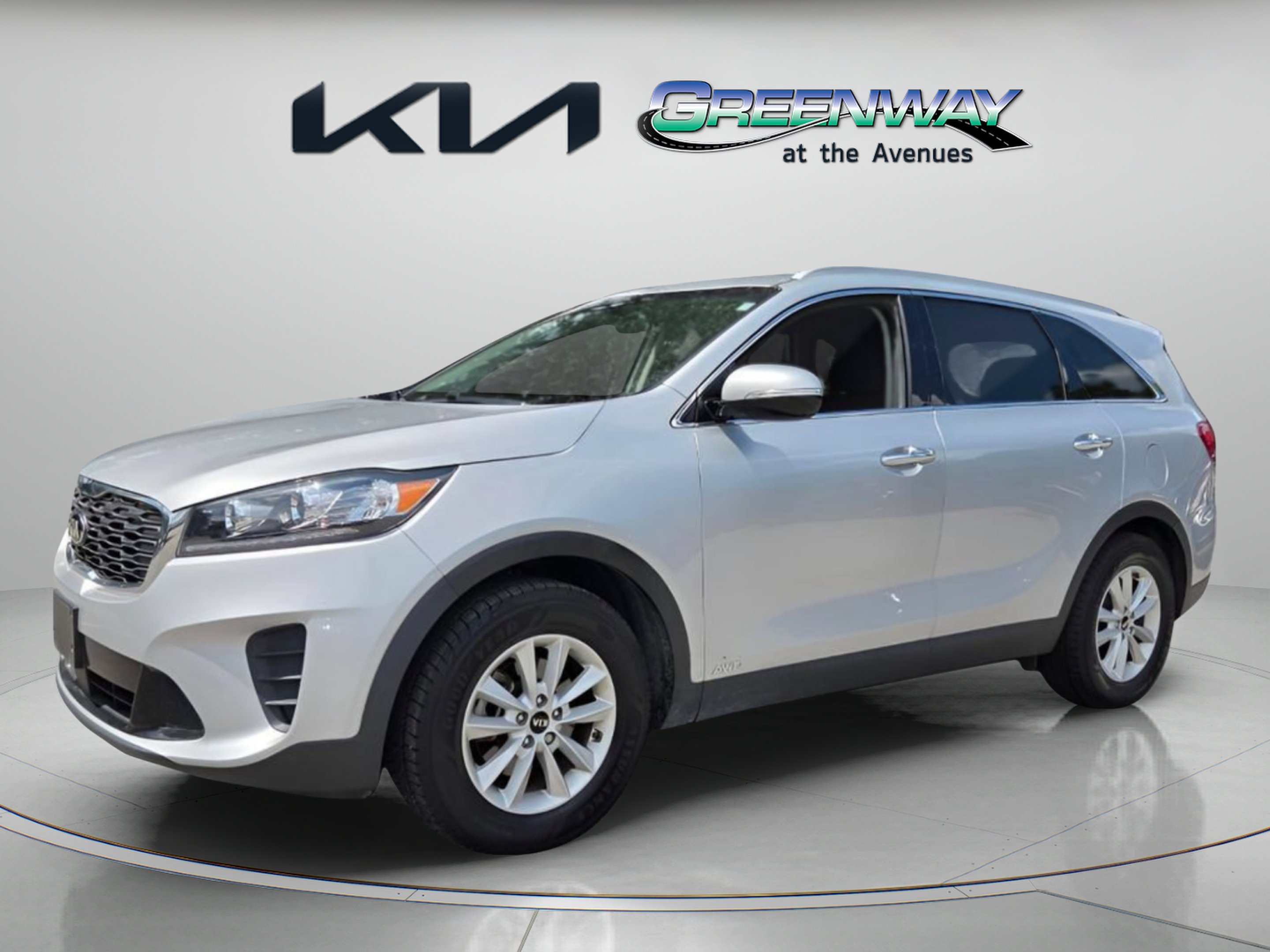 Used 2020 Sparkling Silver Kia LX image 3