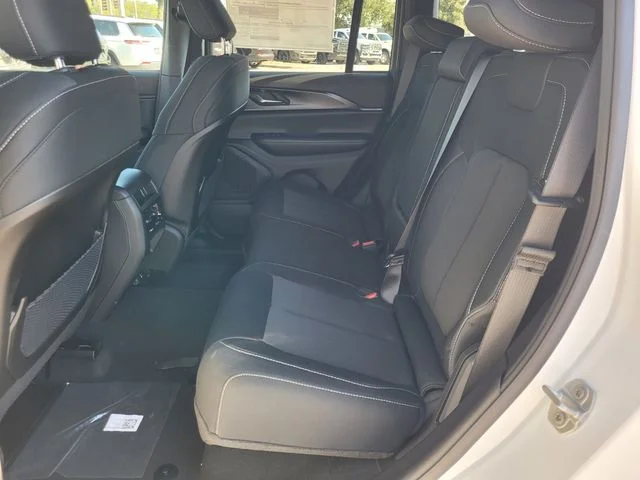 New 2025 Bright White Clear-Coat Exterior Paint Jeep Laredo image 6