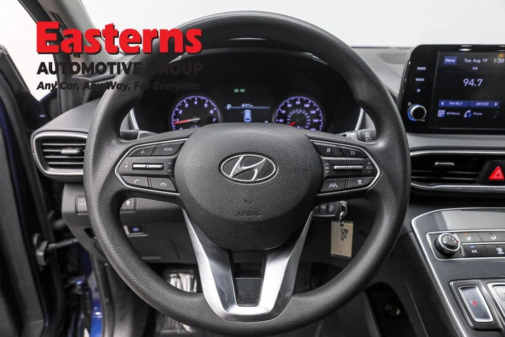 Used 2022 Blue Hyundai SE image 10