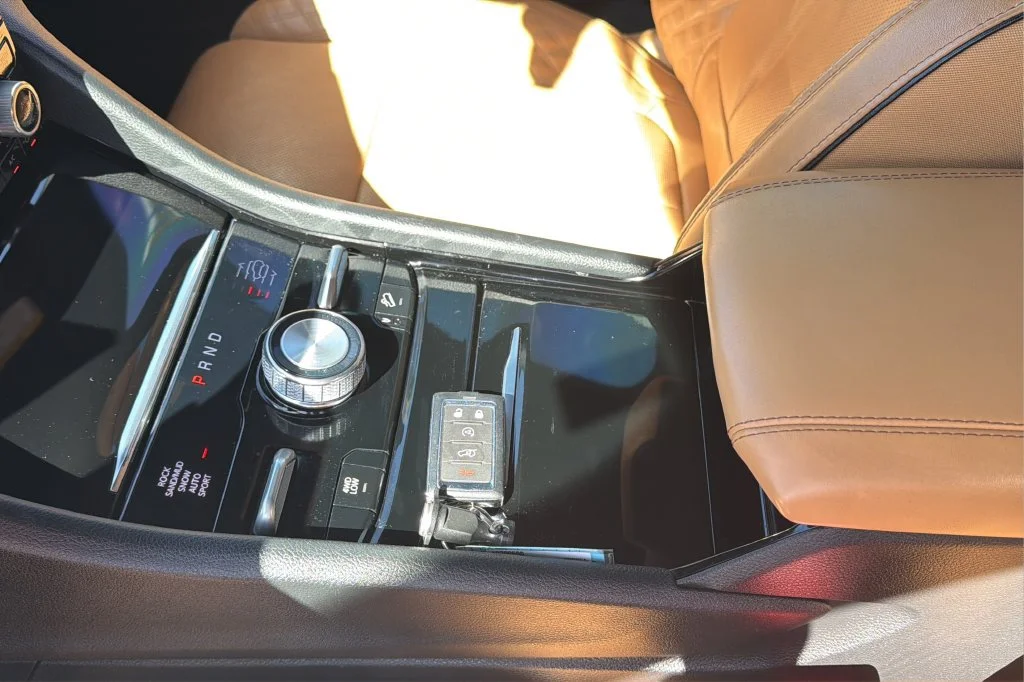 Used 2025  Jeep Summit image 28