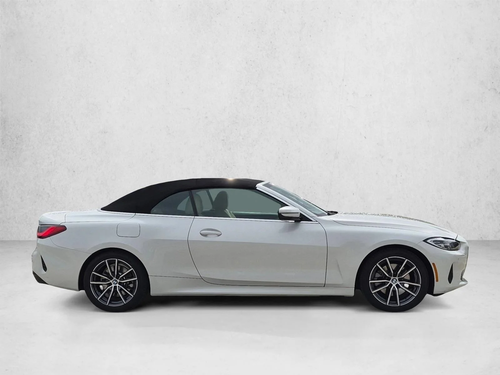 Used 2022 Alpine White BMW 430i xDrive image 4