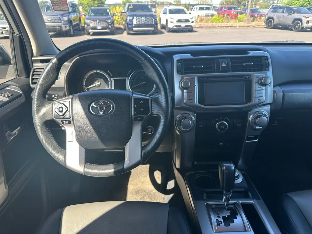 Used 2017 Silver Toyota SR5 Premium image 15