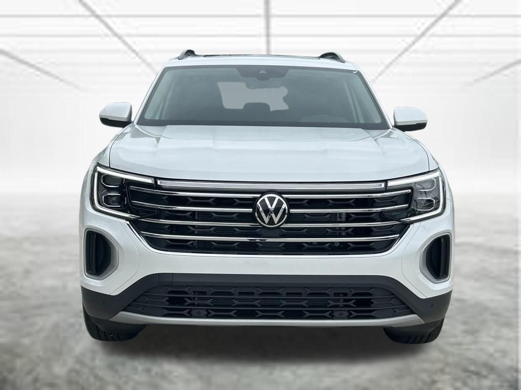 New 2026 White/off-white Volkswagen SE w/Technology image 7
