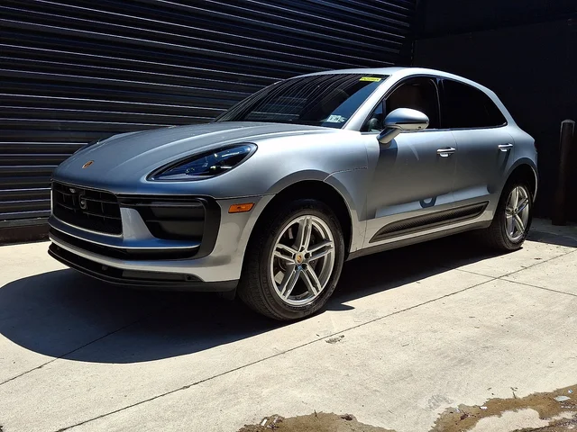2023 Porsche Macan 