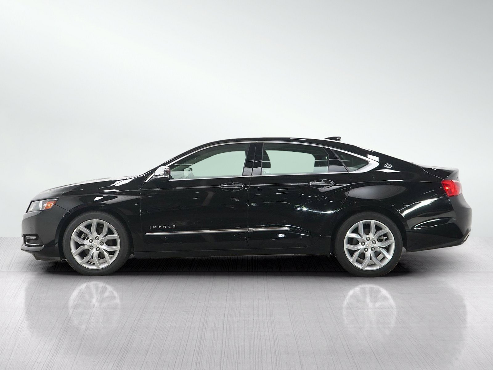 Used 2018 Chevrolet Impala Premier with VIN 2G1125S3XJ9109956 for sale in White Bear Lake, Minnesota