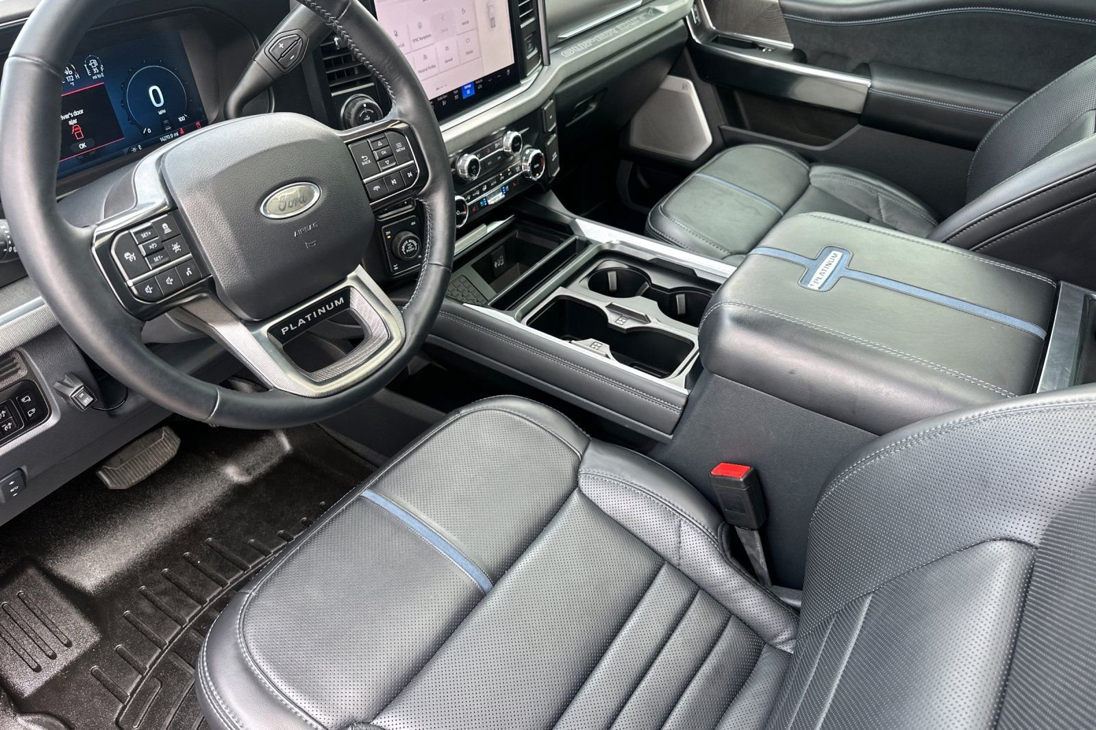 Used 2025  Ford Platinum image 9