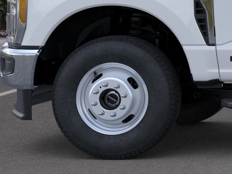 New 2026 Oxford White Ford F-350® XL image 17