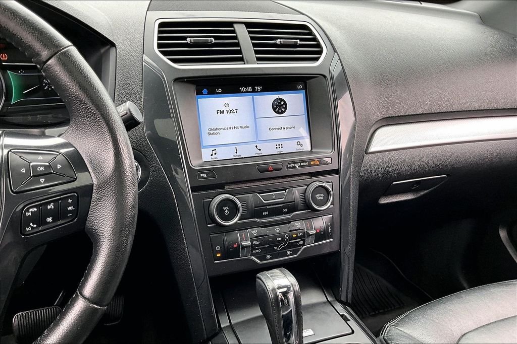 Used 2017 Black Ford XLT image 6