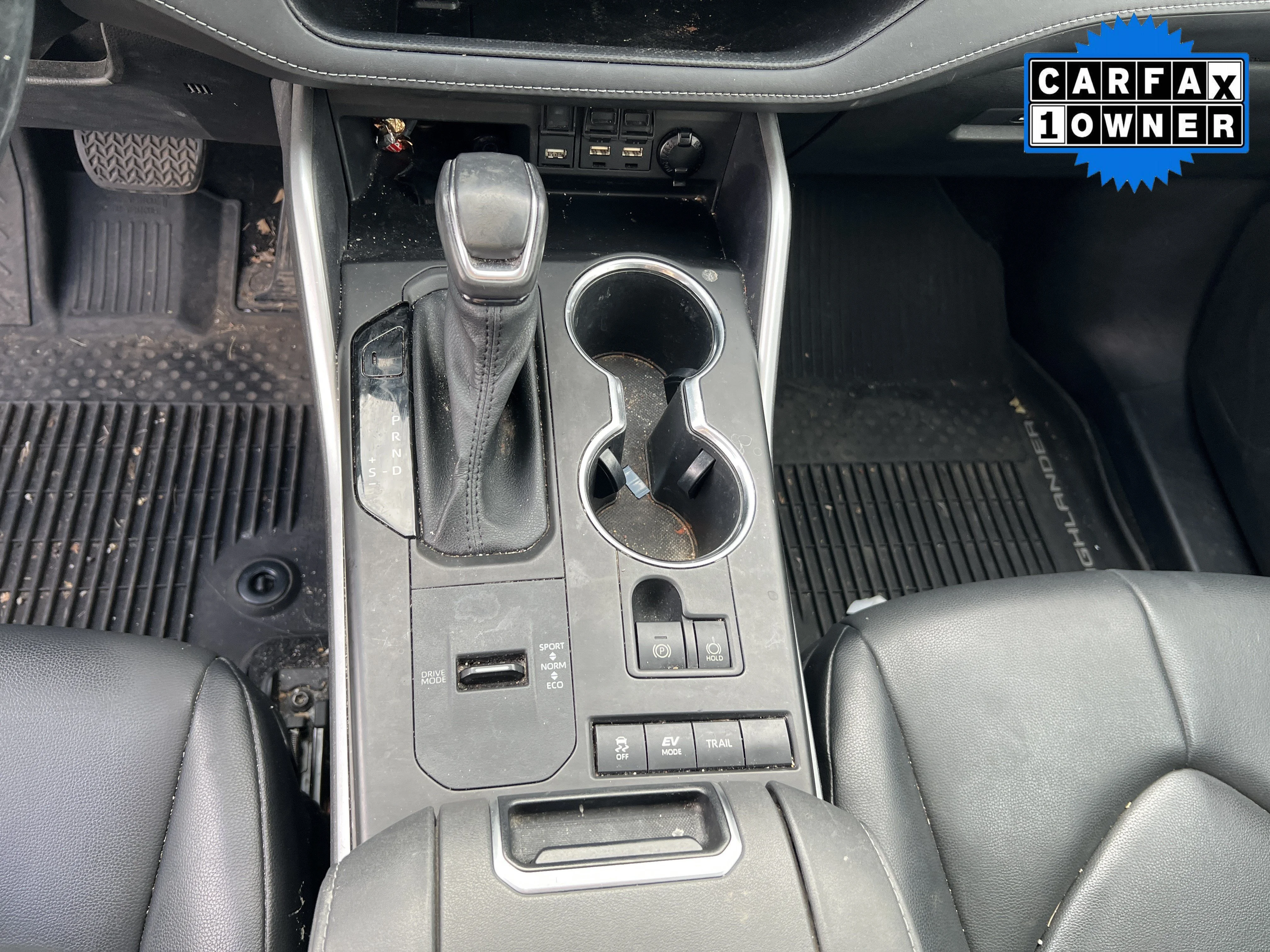 Used 2020 Blizzard Pearl Toyota Hybrid XLE image 10