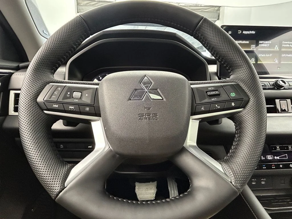 New 2026 Gray Mitsubishi SEL image 26