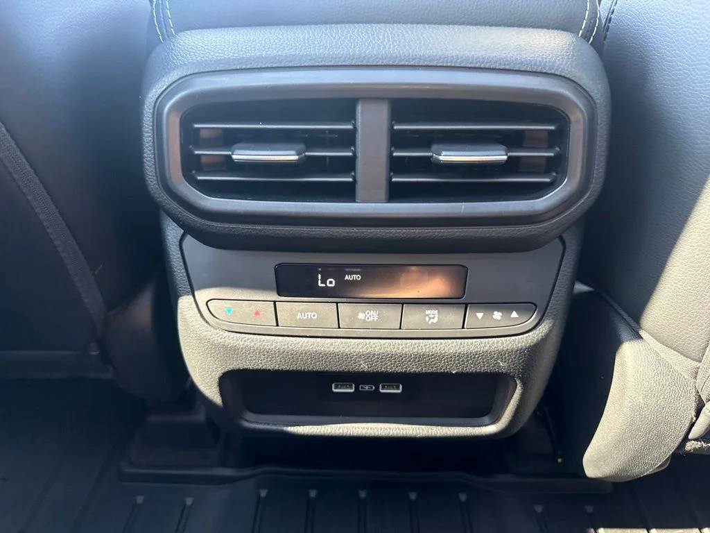 Used 2023  Honda Touring image 15