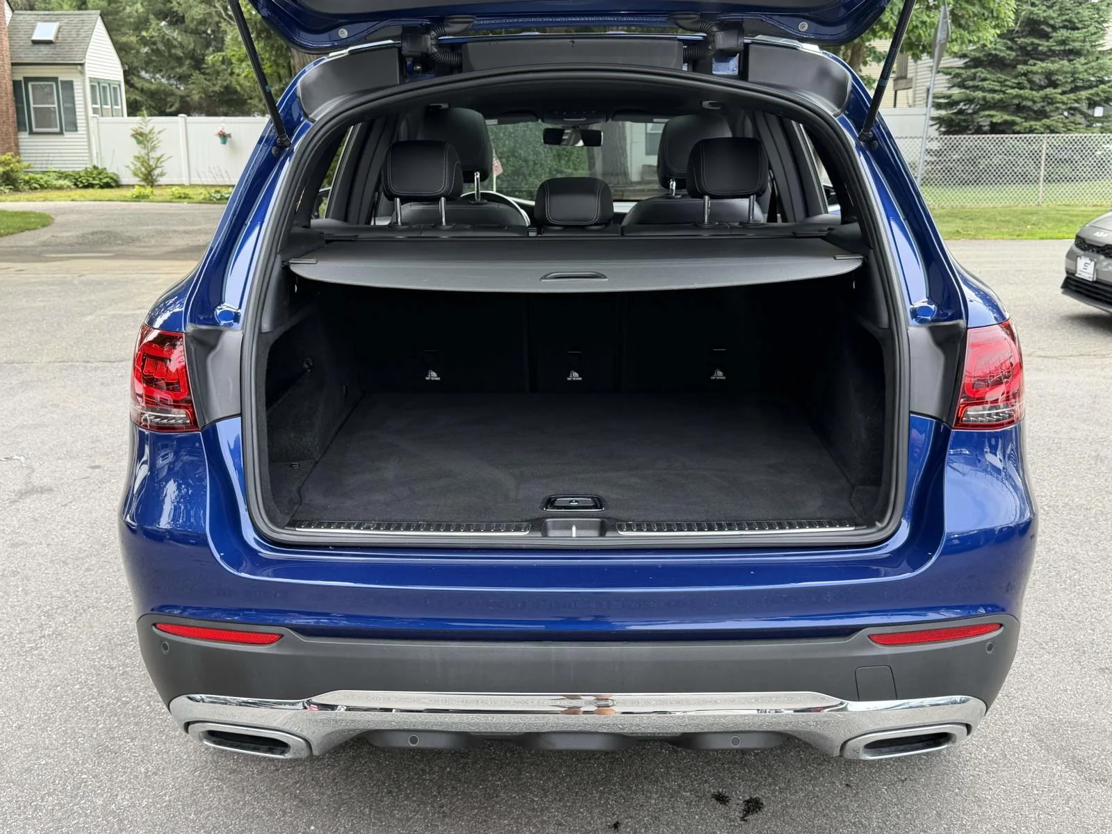 Used 2021 Blue Mercedes-Benz GLC 300 image 7