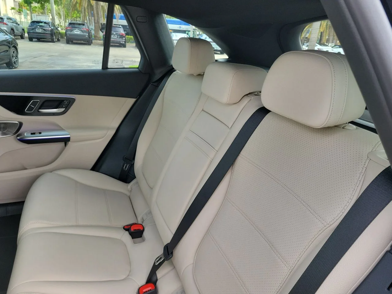 New 2026 Black Mercedes-Benz GLC 300 image 10