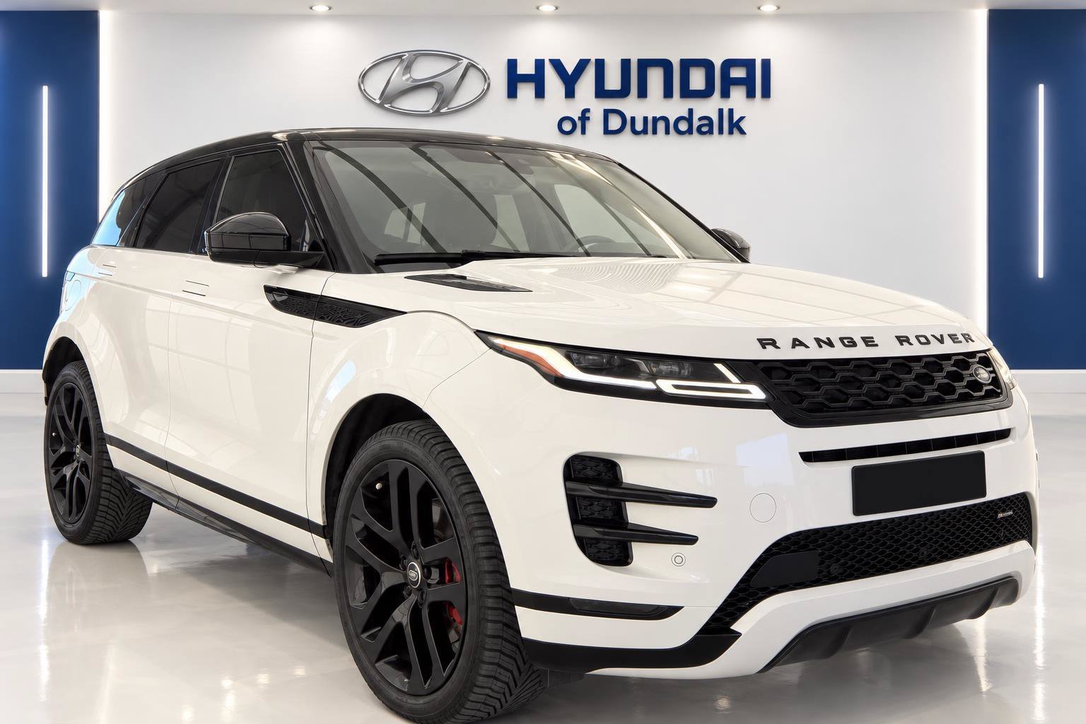 Used 2023 White Land Rover R-Dynamic SE image 3