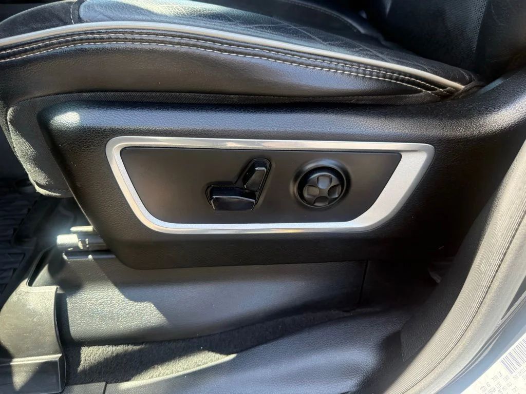 Certified Used 2019 Black Ram Laramie image 14