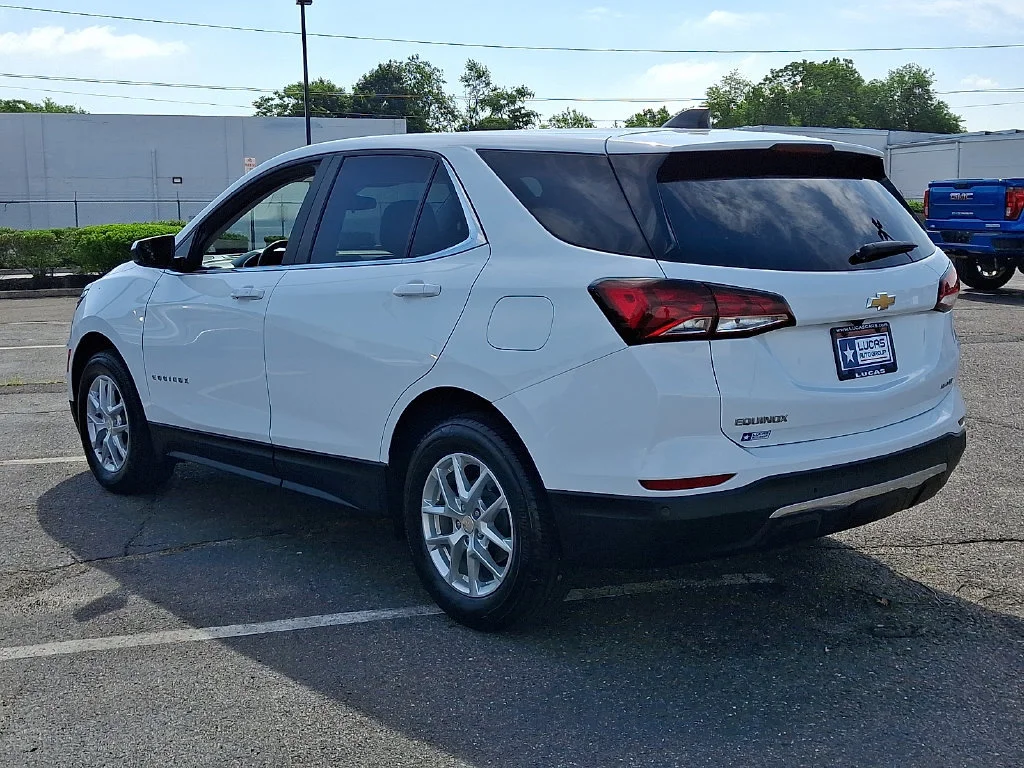 Used 2023 Summit White Chevrolet LT image 8