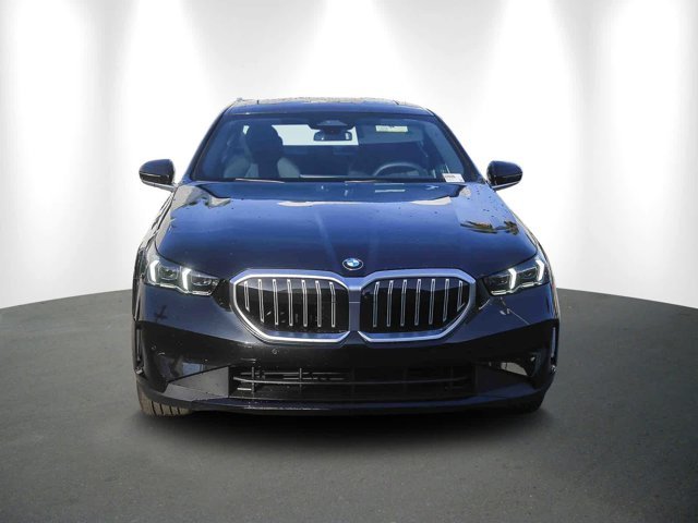 Used 2026 Black Sapphire Metallic BMW 530i image 2
