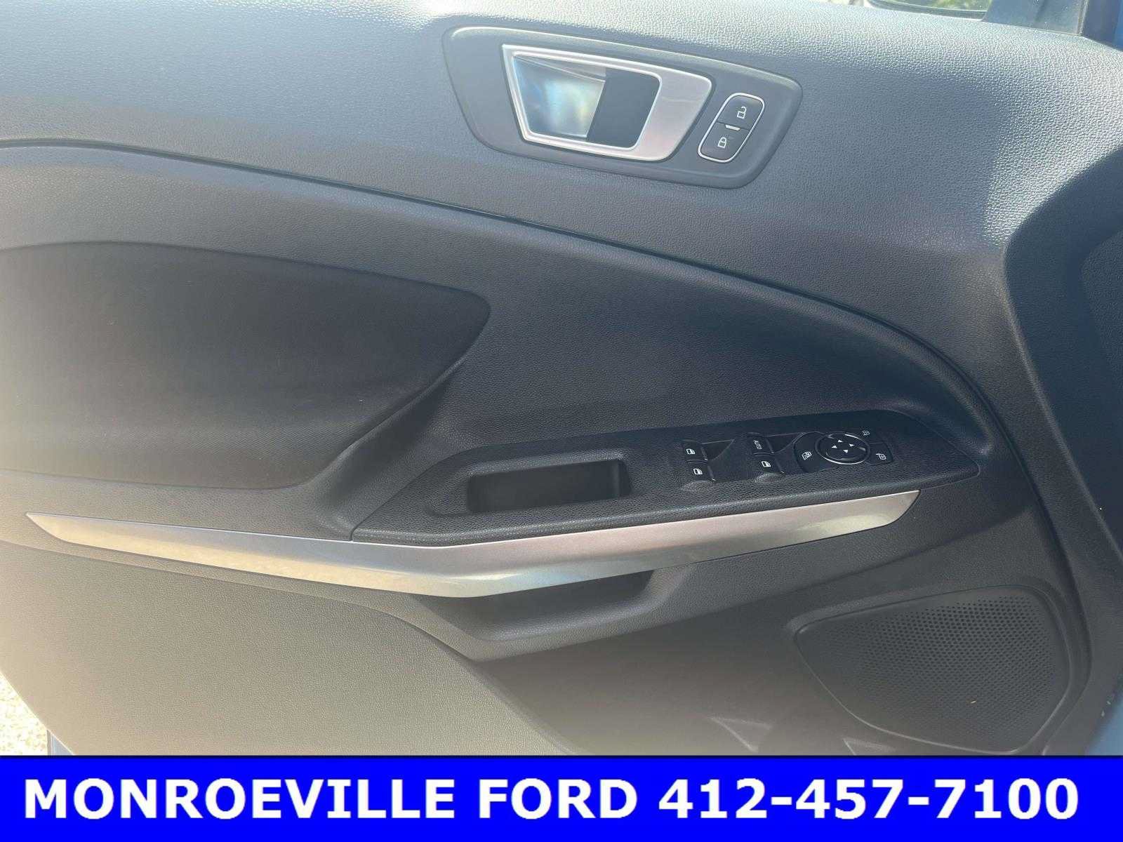 Used 2019 Blue Candy Metallic Tinted Clearcoat Ford SE image 32