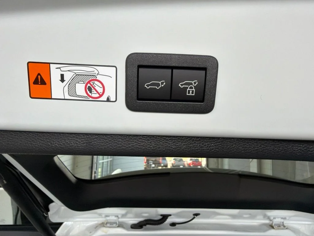 New 2026 Wind Chill Pearl <sup>1</sup> Toyota  XSE image 13
