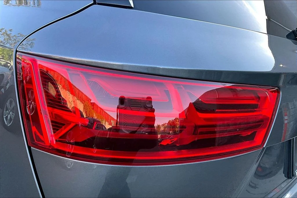Used 2019 Gray Audi 55 Prestige image 23