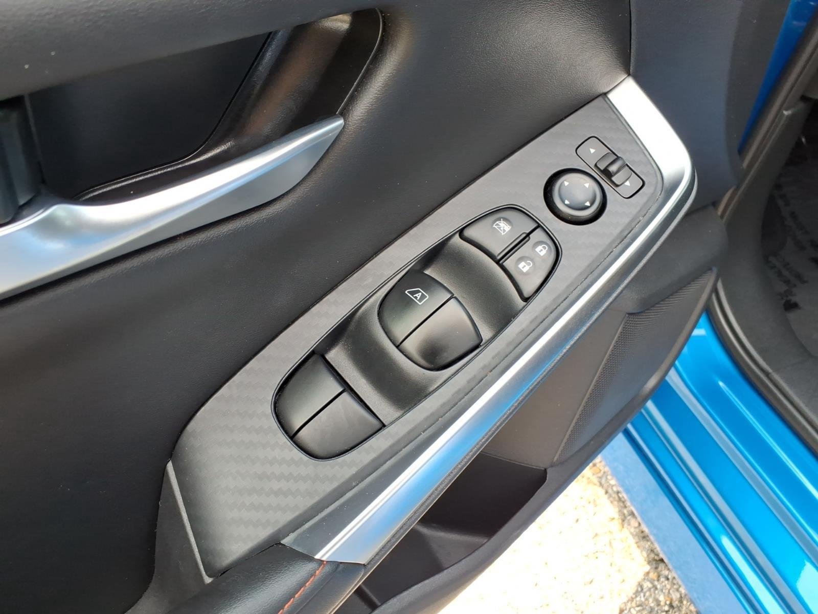 Used 2025 Electric Blue Metallic Nissan SR image 23