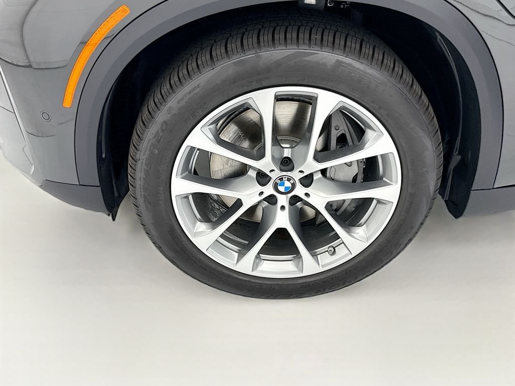 New 2026 Gray Metallic BMW xDrive50e image 29