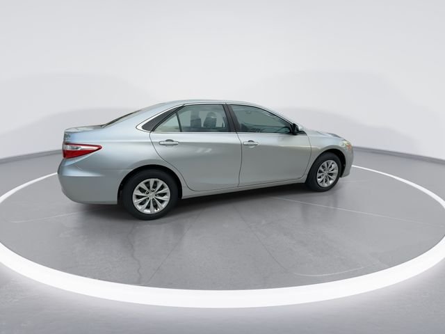 Used 2016 Silver Toyota LE image 8