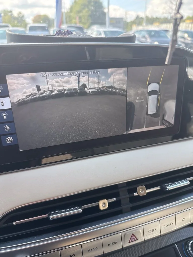 Used 2020 Black Hyundai Limited image 9