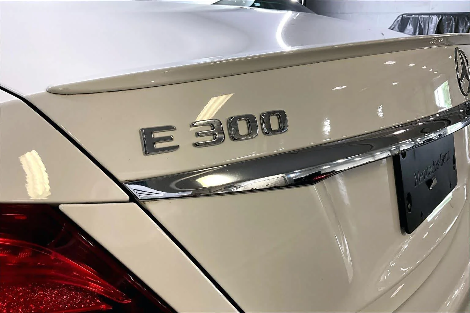 Used 2017 Polar White Mercedes-Benz E 300 Luxury image 33