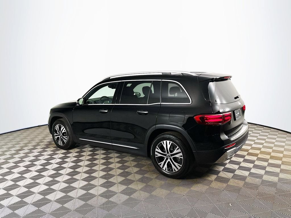 Used 2026 Black Mercedes-Benz GLB 250 image 4