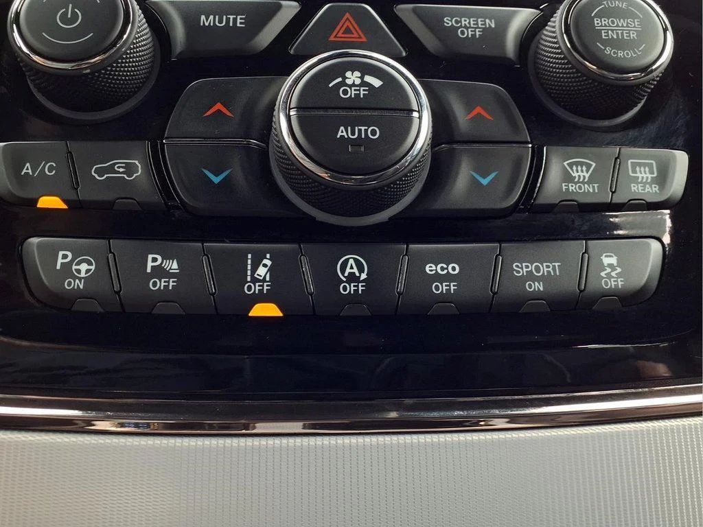 Used 2019 Bright White Clearcoat Jeep Summit 4x2 image 23