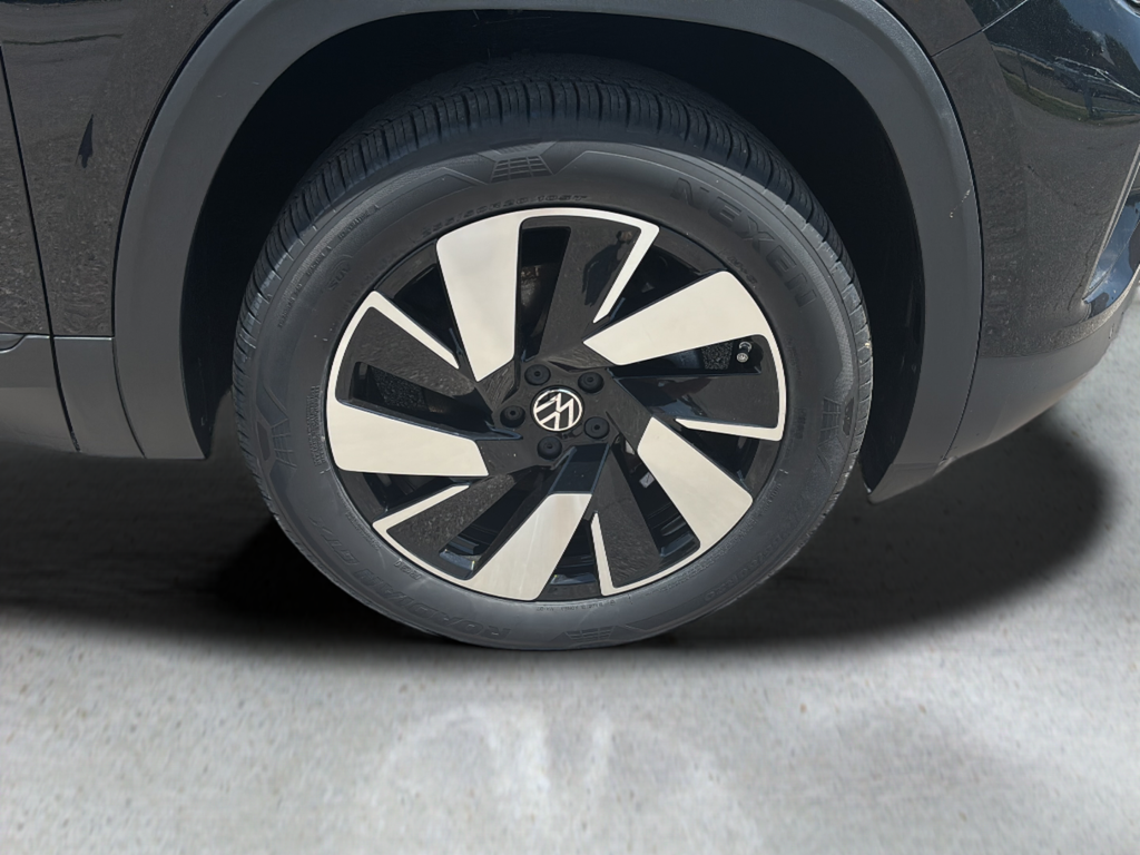 New 2026 Black Volkswagen 2.0T SE w/Technology image 9