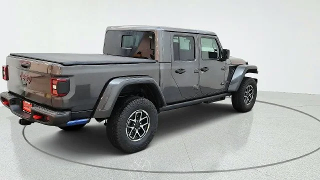 New 2027 Granite Crystal Metallic Clearcoat Jeep Rubicon X image 11