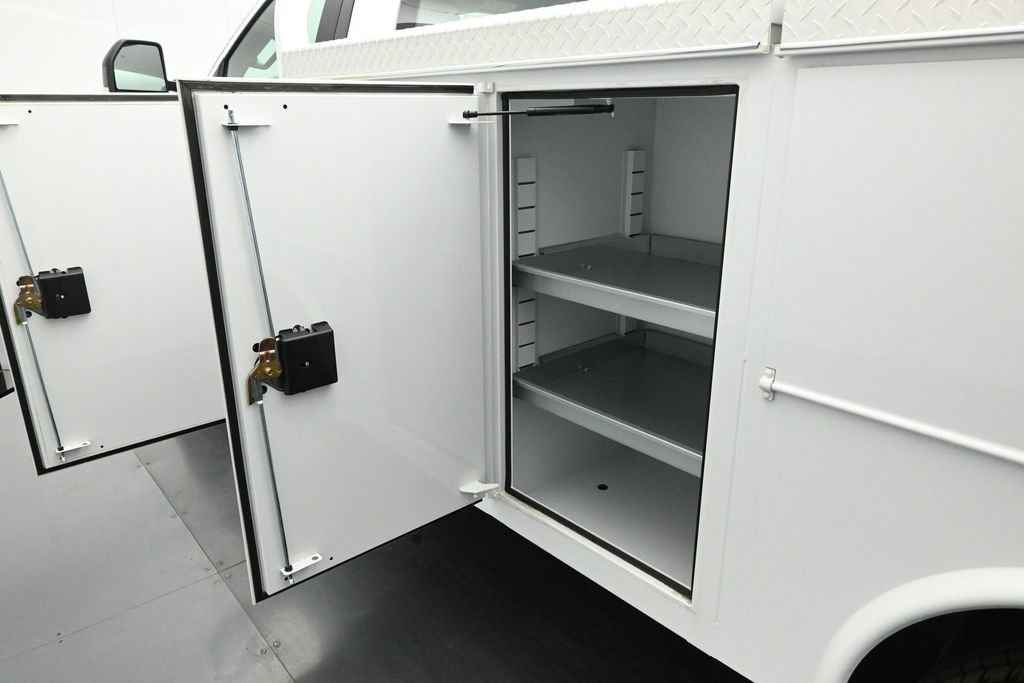 New 2026 Oxford White Ford XL image 17