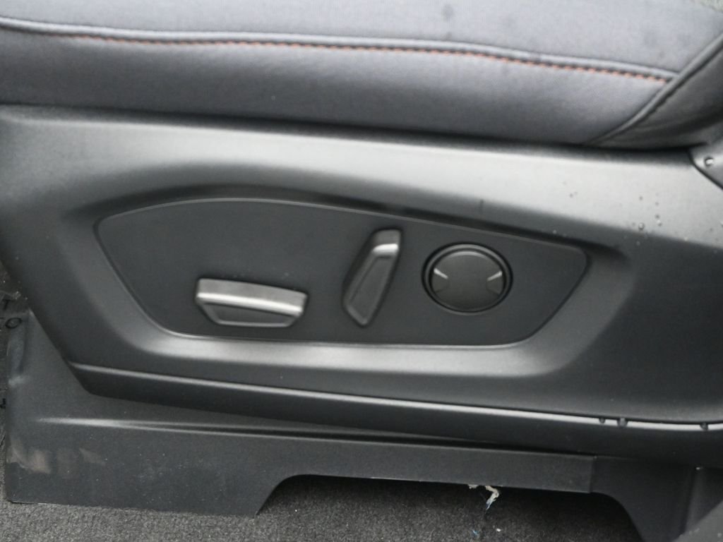 New 2026 Star White Metallic Tri-Coat Ford Active image 40