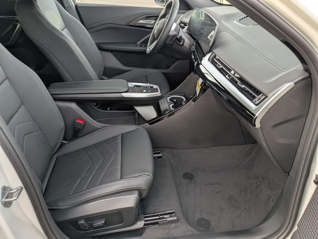 New 2026 White BMW xDrive28i image 23
