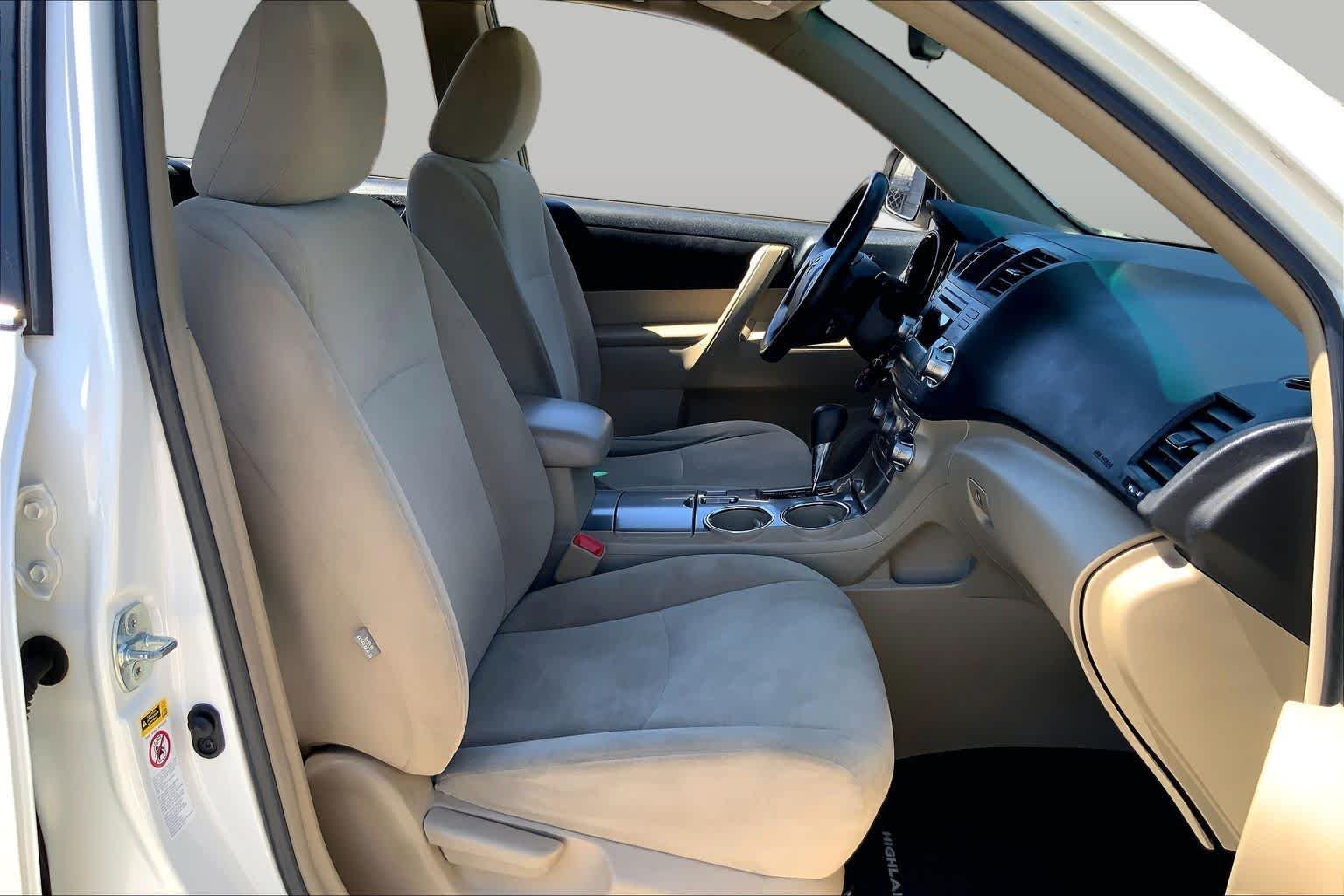 Used 2012 Blizzard Pearl Toyota  image 8