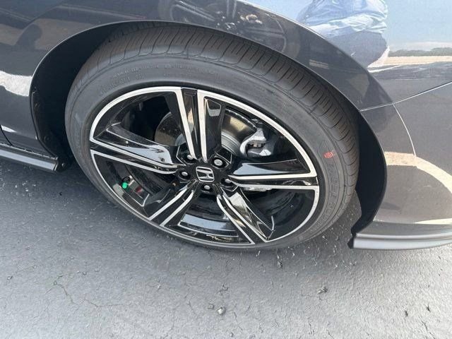 New 2026 Meteorite Gray Metallic Honda SE image 4