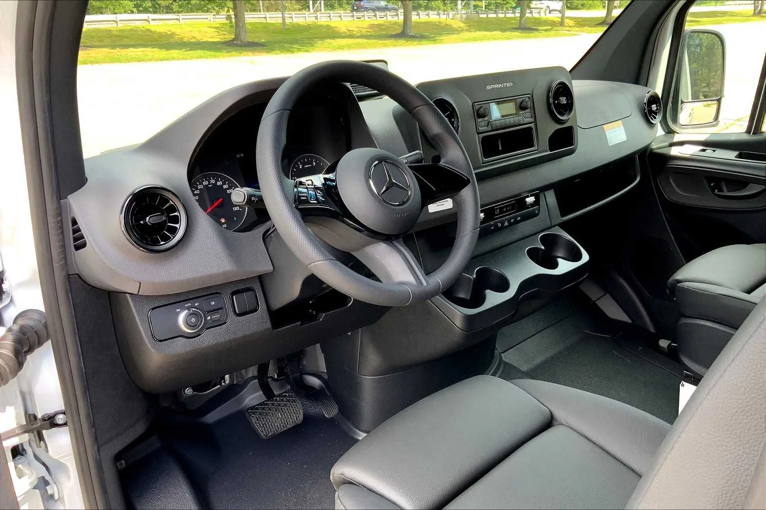 2025 Mercedes-Benz Sprinter Cargo Van Base - Photo 9
