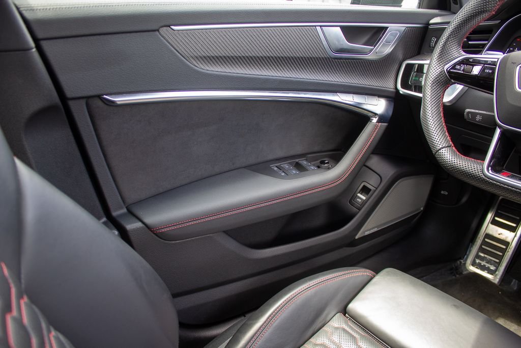 Used 2024 Mythos Black Metallic Audi 4.0T image 19