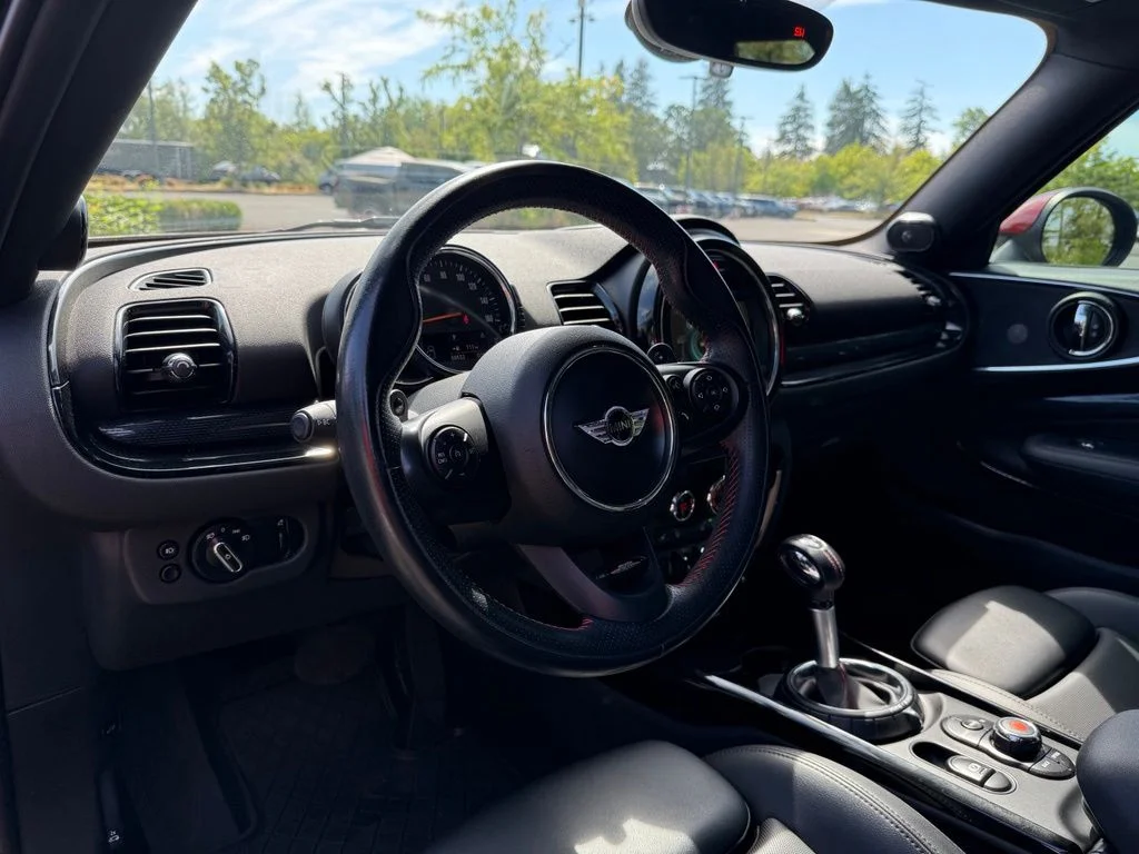 Used 2017 Black MINI Clubman image 13