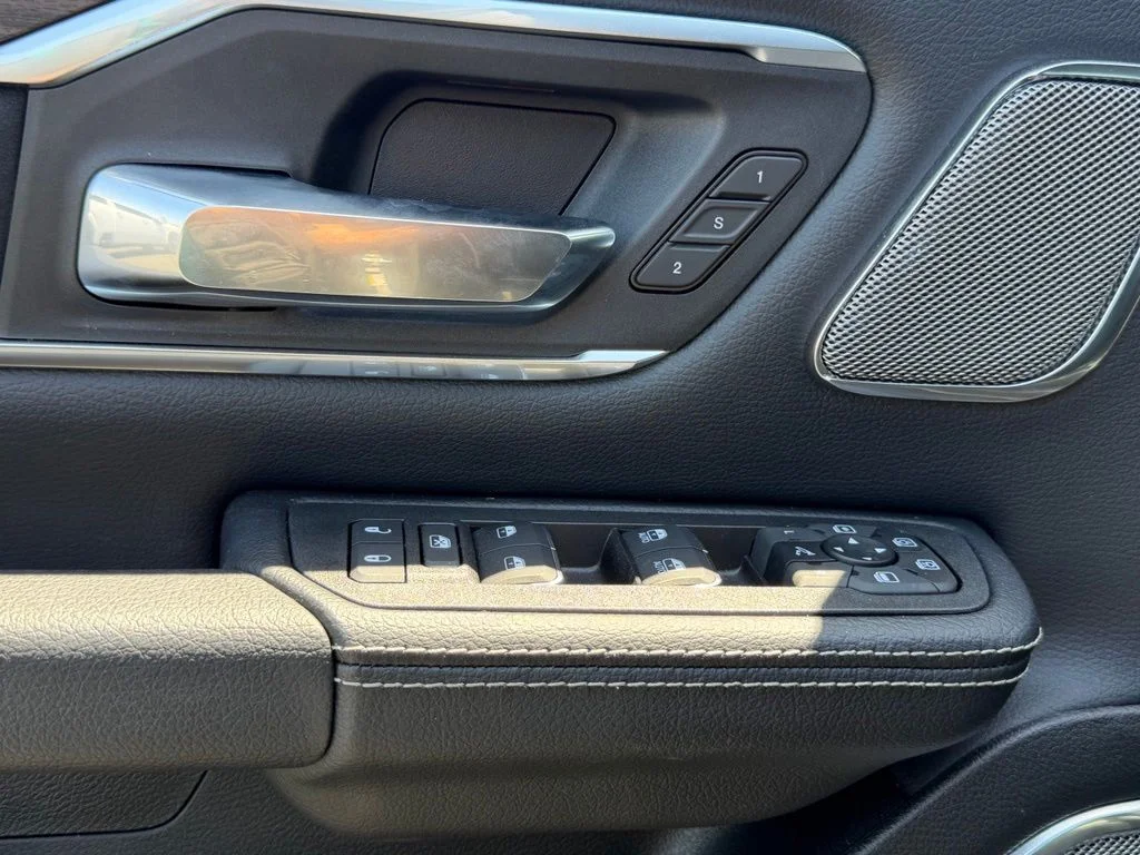 2025 RAM 1500 Laramie - Photo 18