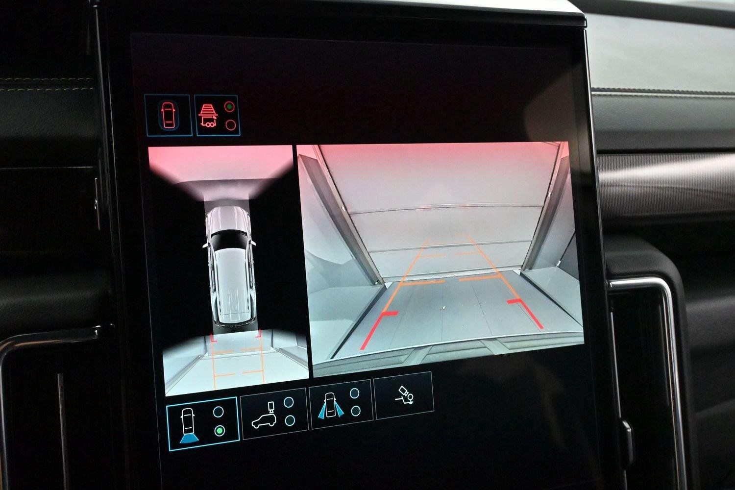 Used 2025 Sterling Metallic GMC Elevation image 20
