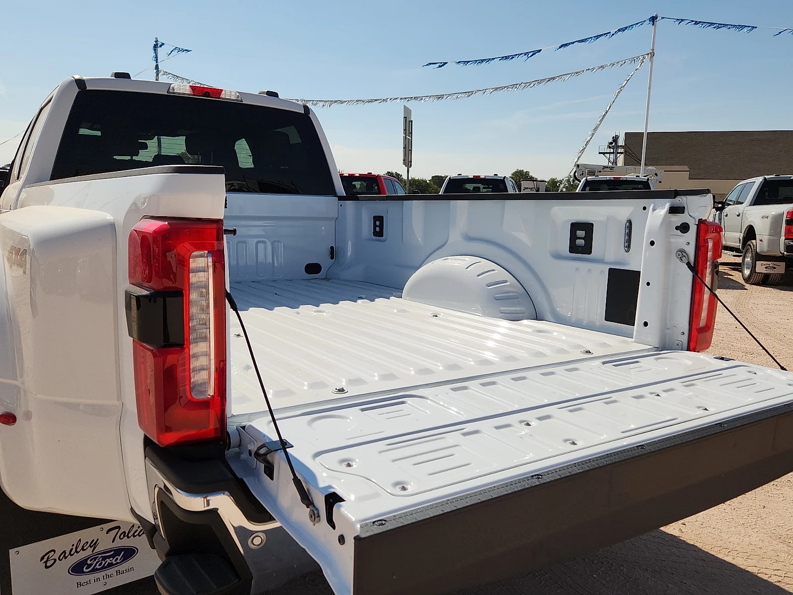 New 2026 Oxford White Ford Lariat image 12