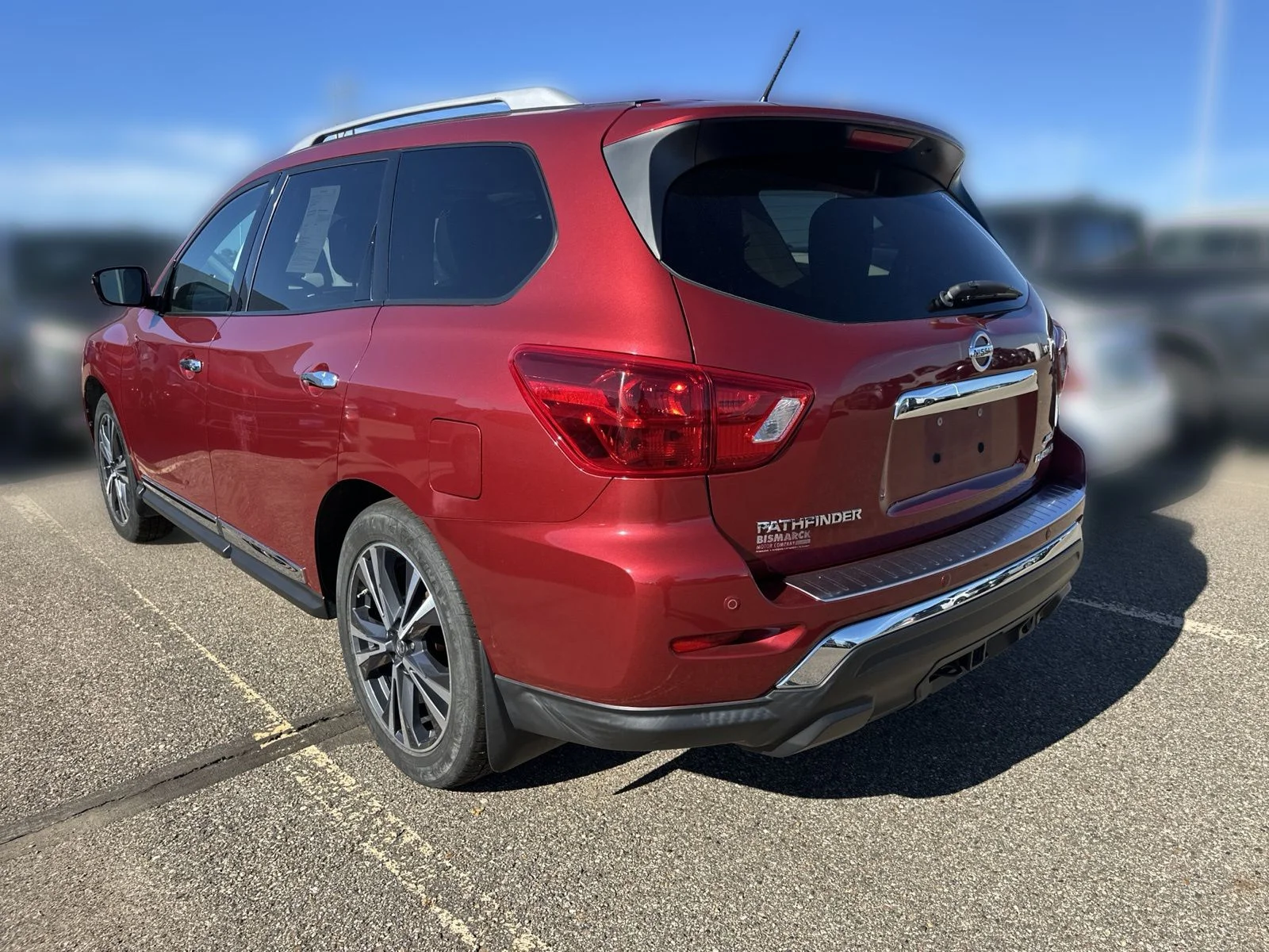 Used 2017 Red Nissan Platinum image 4