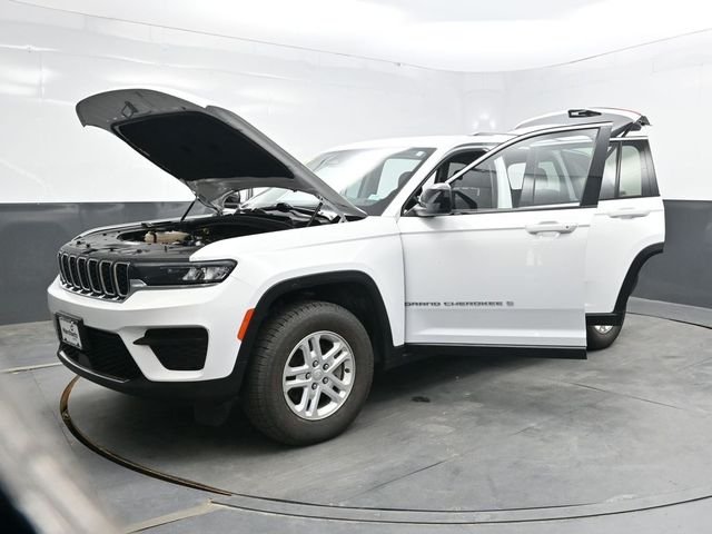 Used 2022 White Jeep Laredo image 52