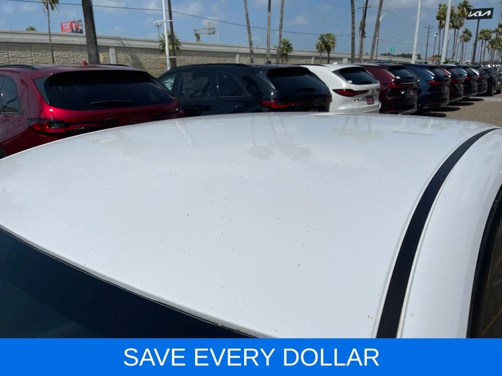 Used 2021 White Nissan S image 21