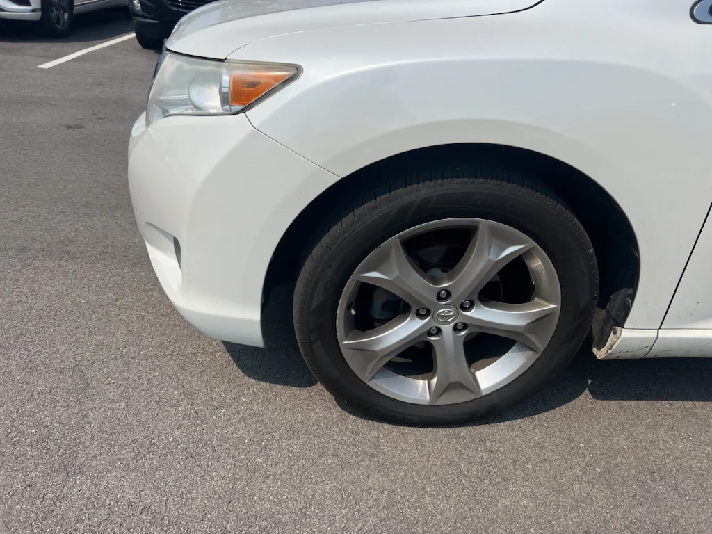 Used 2012 Blizzard Pearl Toyota Limited image 4