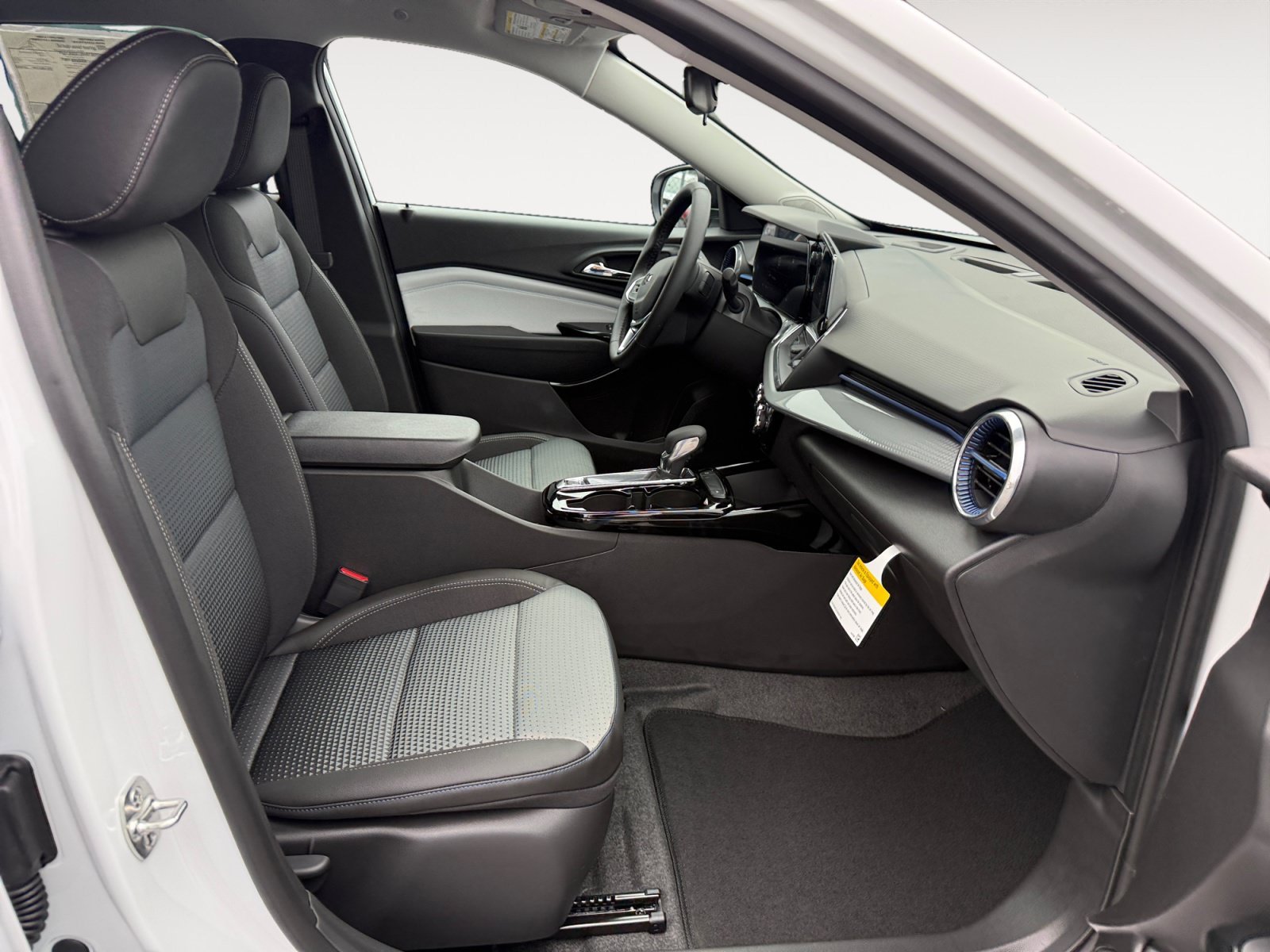 New 2026 Summit White Chevrolet LT image 19